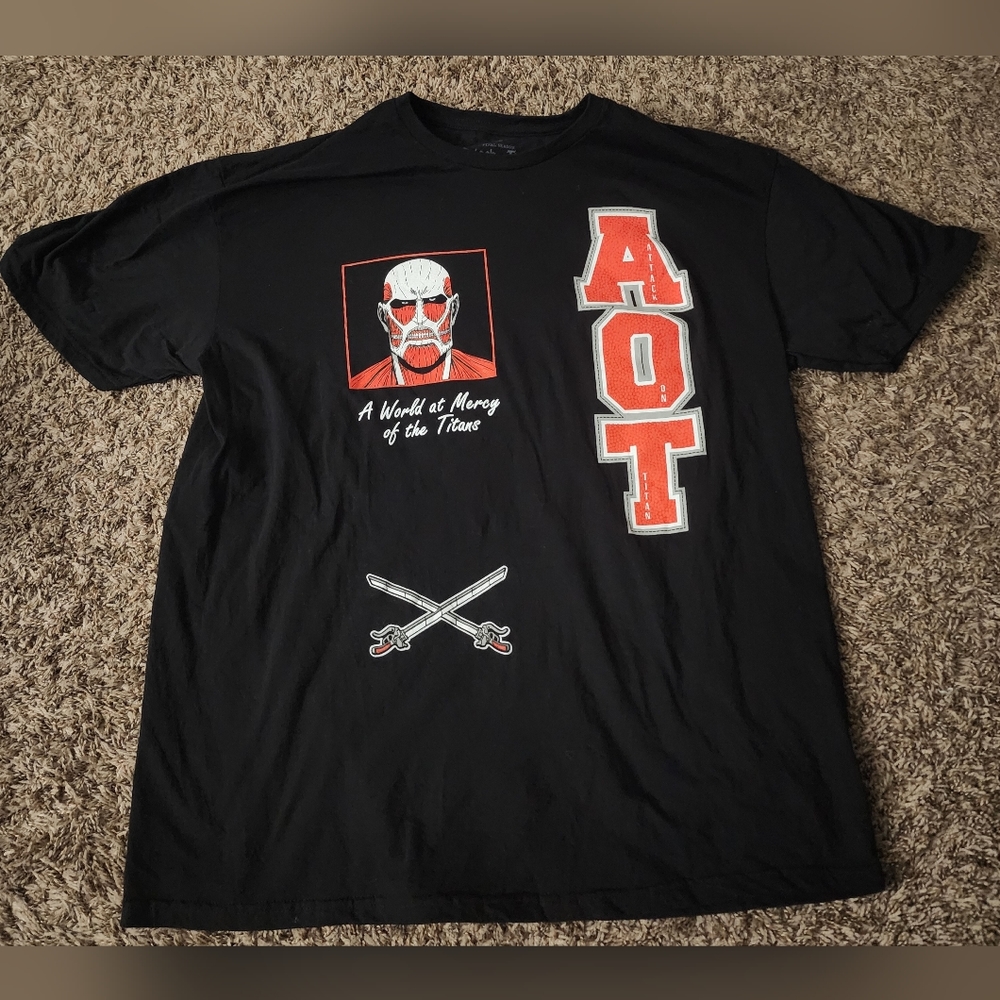 Attack on Titan Crunchyroll Colossal Titan Cotton Shirt XL
